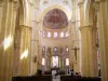 Paray-le-Monial - Intérieur de la basilique du Sacré-Coeur (édifice roman) : choeur