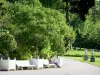 Parc de Bagatelle - Halte détente sur un banc du parc arboré