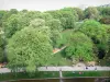 Parc des Buttes-Chaumont - Vue sur le jardin public et son lac