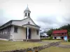 Parc National de La Réunion - Église Saint-Martin et maisons du village de Grand Îlet, dans le cirque de Salazie