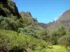 Parc National de La Réunion - Balade dans le cirque naturel de Mafate avec vue sur le Taïbit