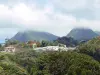 Parc Naturel Régional de la Martinique - Vue sur les pitons du Carbet dans les nuages