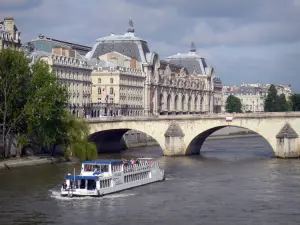 How to get to Pont Neuf in Paris by Metro, Bus, RER, Light Rail or