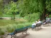 Parque Montsouris - Pausa lectura junto al lago, en una zona verde