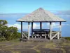 Parque Nacional da Reunião - Maïdo Road: quiosque de piquenique com vista para o Oceano Índico