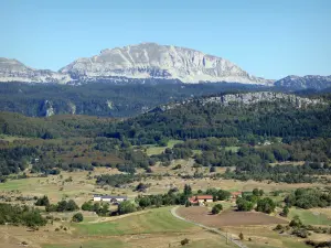 Parque Natural Regional de Vercors - Panorama de la ciudad de Vassieux-en-Vercors