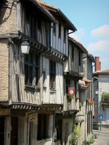 Parthenay - Fachadas de casas de entramado de la calle de Vau-la de Saint-Jacques