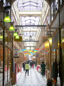 Passage du Grand-Cerf - Passage couvert avec sa verrière et ses devantures de boutiques