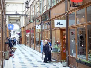 Passage du Grand-Cerf - Vitrines du passage couvert