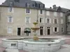 Pau - Fontaine en de gevels van de Place de la Deportatie