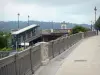 Pau - Promenade Boulevard des Pyrenees met uitzicht op de kabelbaan Pau