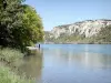Paysages de la Drôme - Falaises calcaires du défilé de Donzère et fleuve Rhône
