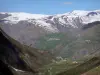 Paysages des Hautes-Alpes - Parc National des Écrins (massif des Écrins) : montagnes aux cimes enneigées, hameaux et prairies