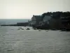 Paysages du littoral de Bretagne - Mer (océan Atlantique), côte et maisons