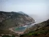 Paysages du littoral Corse - Petite plage (crique) et mer