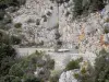 Paysages des Pyrénées-Orientales - Petite route sillonnant le massif du Fenouillèdes
