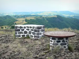 Peña de Ronesque - Vista desde una de las mesas de orientación de roca Ronesque