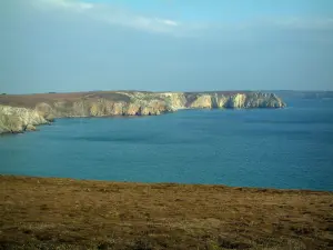 Península de Crozon - Vistas de la costa, los acantilados de la península y el (mar) Iroise