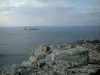 Penisola di Crozon - Rocky costa e sul mare (Iroise) in acqua con le rocce
