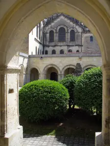 Périgueux - Cloister of the Saint-Front cathedral