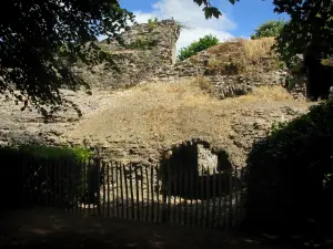 Périgueux - Remains (ruins) of the Arènes garden