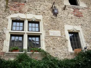 Pérouges - Fassade des Salzspeichers