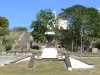 Petit-Canal - Monumento da Chama Eterna ao Escravo Desconhecido, Degraus Escravos e Igreja de São Felipe e São Tiago