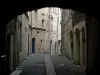 Pezenas - Rua da cidade velha forrada com casas