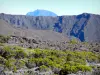 Piton des Neiges peak - View of the top of the Piton des Neiges peak from a hiking trail of the Fournaise mountains