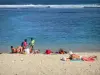 Plages de La Réunion - Détente sur la plage de sable de Saint-Pierre, au bord du lagon