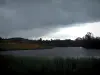 Plateau des Mille Étangs - Vosges Saônoises : végétation, étang, landes et arbres par temps orageux (Parc Naturel Régional des Ballons des Vosges)