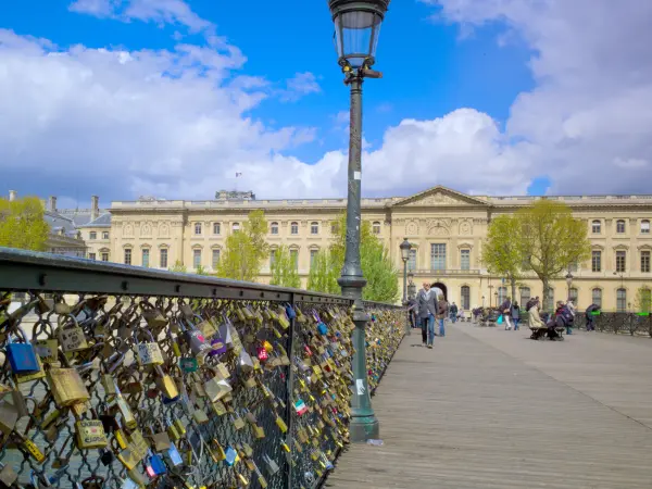 Pont des Arts - Guida turismo, vacanze e weekend di Parigi