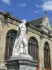 Pontoise - Statue du général Leclerc et cathédrale Saint-Maclou