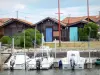 Port de Larros - Cabanes ostréicoles et bateaux amarrés