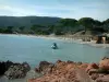 Praia de Palombaggia - Rochas-de-rosa, mar Mediterrâneo, praia de areia e pinheiros guarda-chuva (floresta de pinheiros)