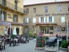 Prats-de-Mollo-la-Preste - Façades et terrasses de cafés de la place Josep de la Trinxeria