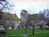 Prieuré de Saint-Gabriel - Ancien prieuré (centre d'enseignement horticole), pelouses et arbres