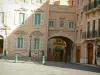 Principauté de Monaco - Beaux bâtiments et porche