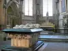 Priorado de Souvigny - Interior da Igreja do Priorado Saint-Pierre e Saint-Paul: nova capela: reclinada de Carlos I, Duque de Bourbon e Agnès de Bourgogne (tumba)