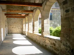 Priorato di Chanteuges - Galleria del chiostro