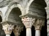 Priorato di Serrabone - Priorato di S. Maria Serrabona: capitelli scolpiti della galleria meridionale del chiostro