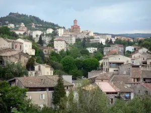 Privas - Vue sur le site du Montoulon, la chapelle du centre hospitalier Sainte-Marie et les façades de la ville