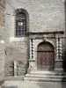 Le Puy-en-Velay - Cité épiscopale - Porte aux vantaux sculptés de la chapelle des Pénitents