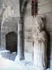 Le Puy-en-Velay - Cité épiscopale - Statue d'évêque dans le cloître de la cathédrale Notre-Dame
