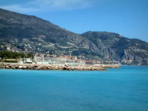 Queixo - A cidade velha, o mar e as montanhas com vista para o todo