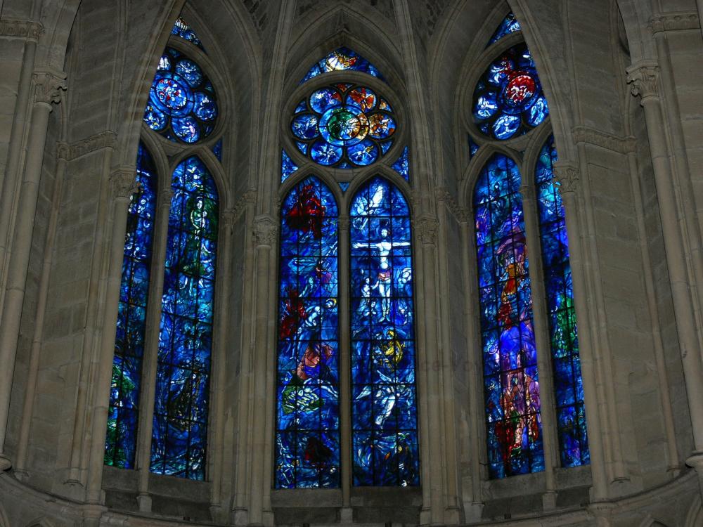 Reims - Intérieur de la cathédrale Notre-Dame : vitraux de Chagall