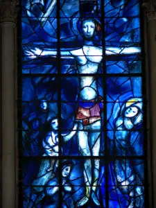 Reims - Intérieur de la cathédrale Notre-Dame : vitrail de Chagall