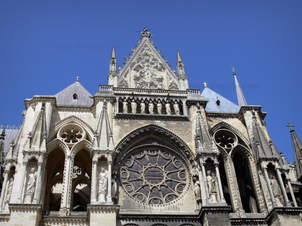 Reims - Façade de la cathédrale Notre-Dame de style gothique