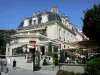 Reims - Mansion home to a brasserie and a terrace of the Drouet-d'Erlon square