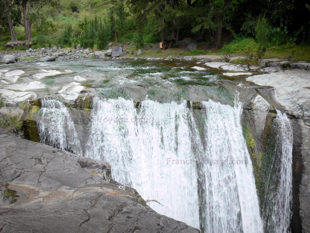 Guide de la Réunion - Cirque de Mafate - Parc National de La Réunion : cascade des Trois Roches
